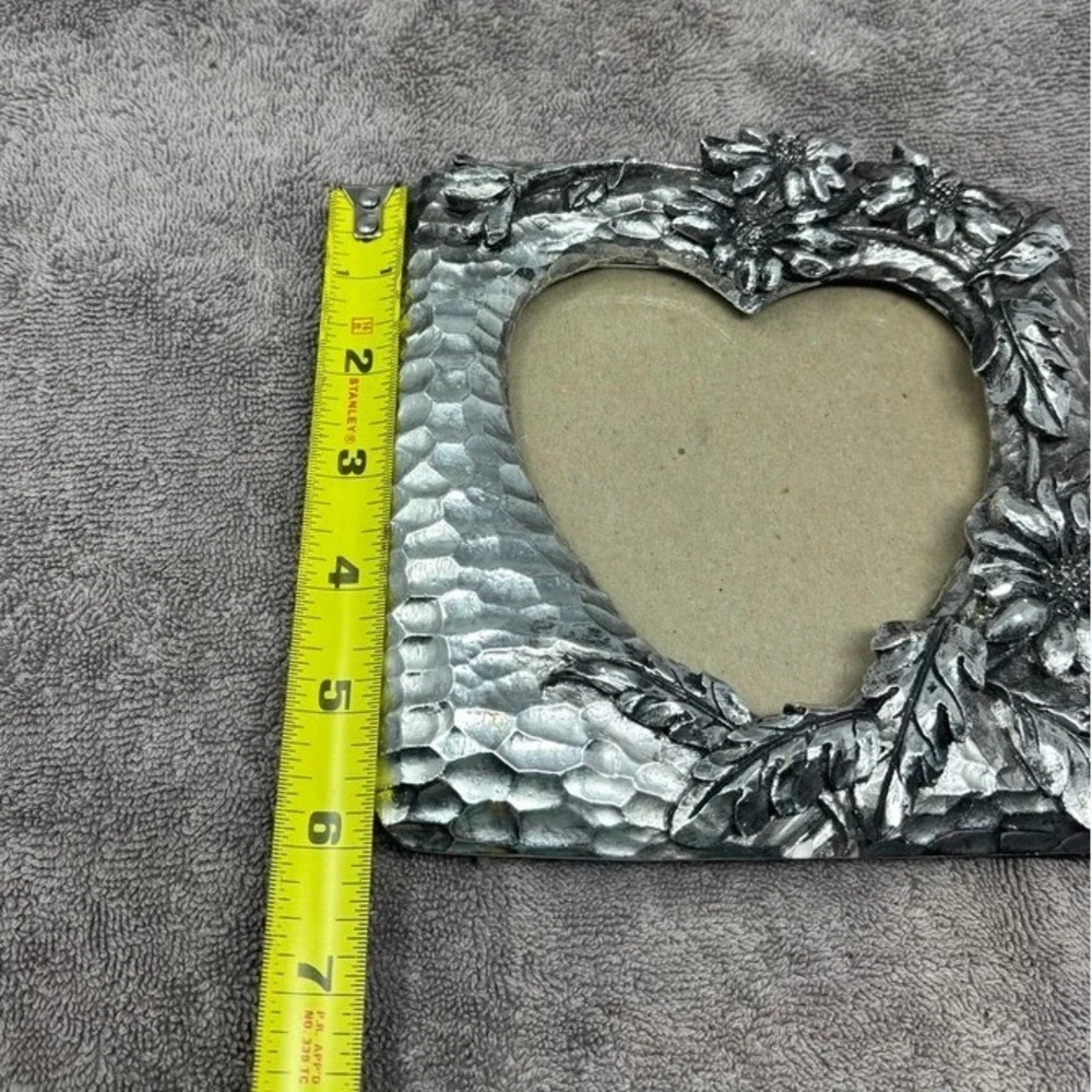Vintage 1980s Pewter Tone Heart Picture Frame Floral Flowers Made Taiwan